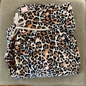 NWT Women’s VS cheetah pants size small